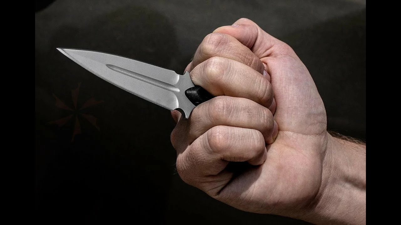 What is the best combat knife to carry on the streets?